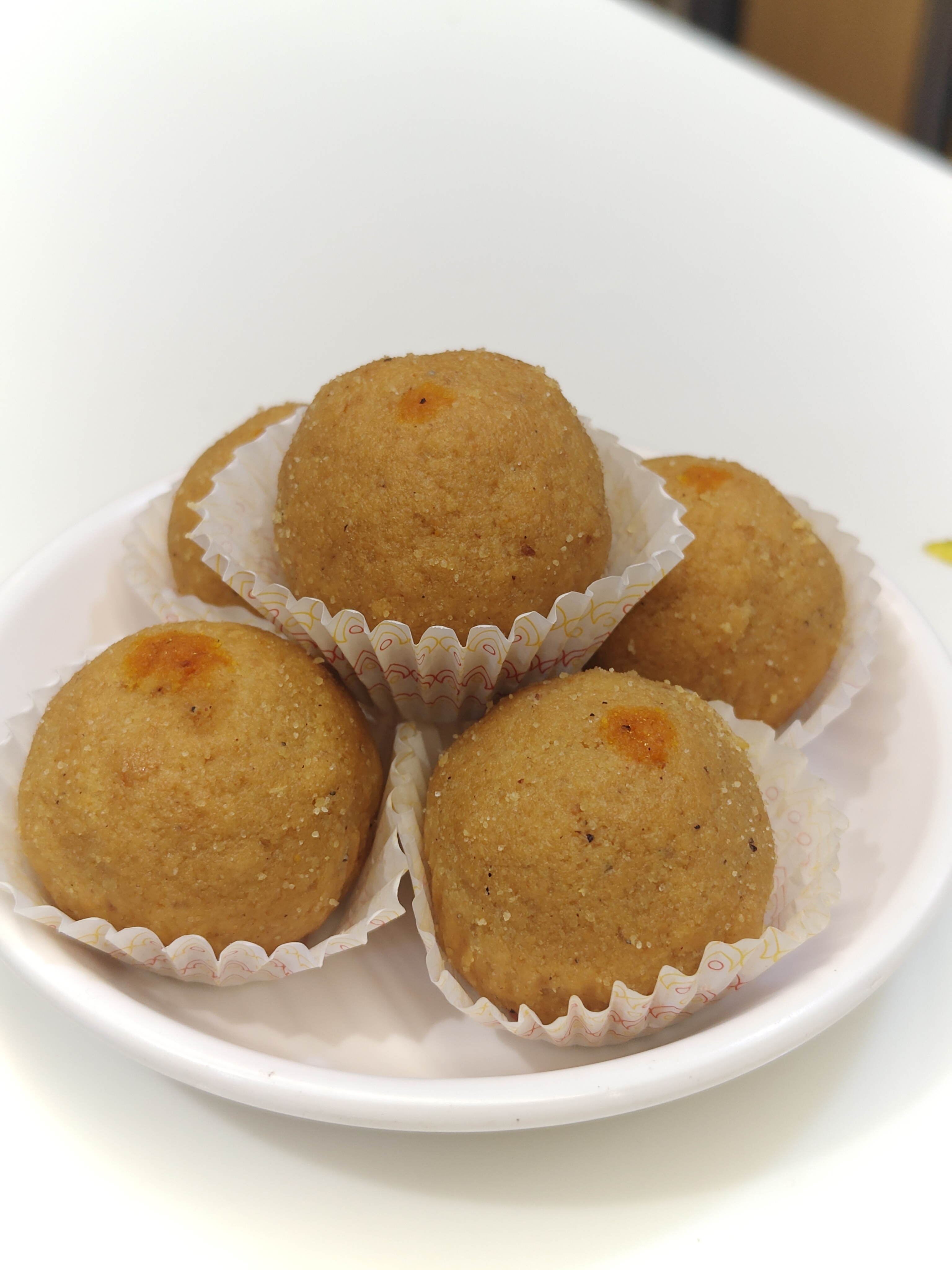 Plain Besan Laddu
