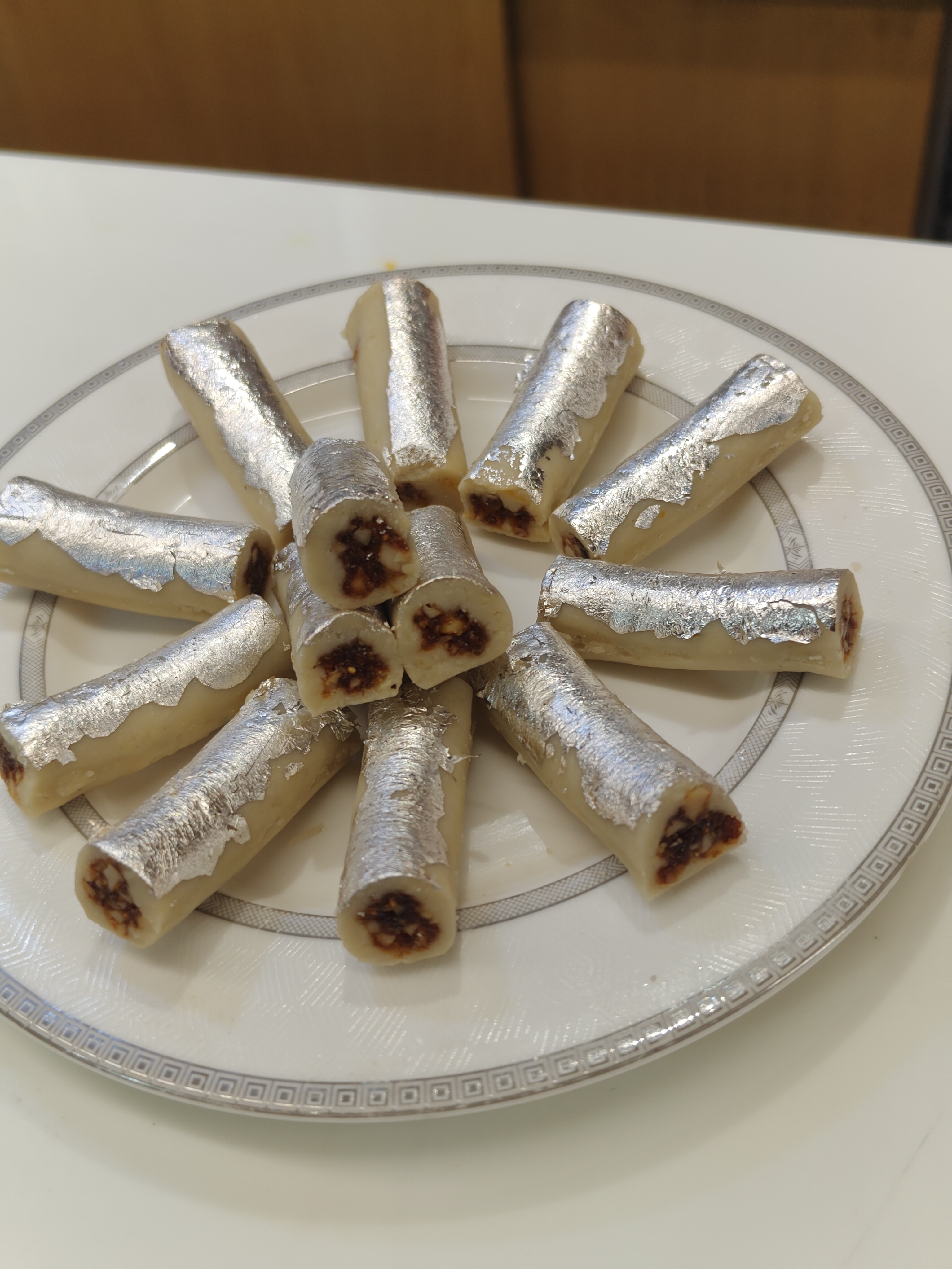 Kaju Anjeer Roll